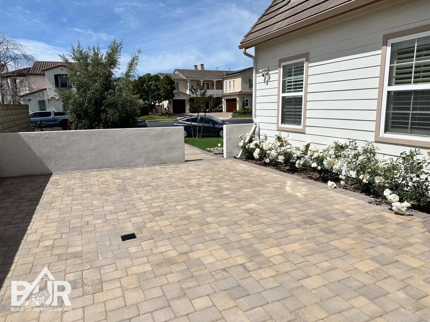 Dark paver border Moorpark